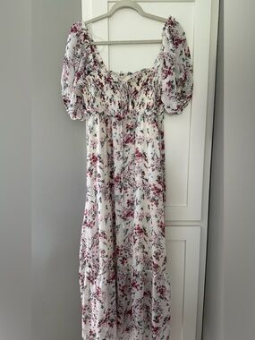 NWT Listicle White Floral Puff-Sleeve Maxi Dress